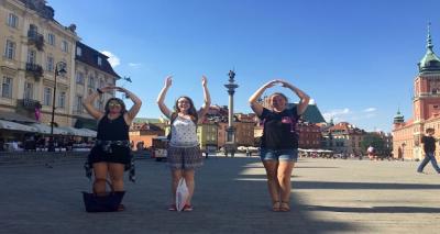 PSI scholarship recipient, Alyssa Neville is the first "O" in OHIO Students making the OHIO in Poland